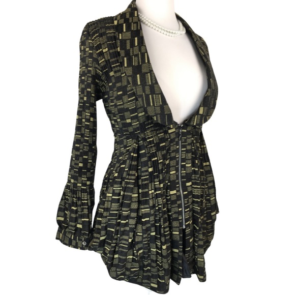 Lindi Black and Gold Yellow Pleated Geometric Peplum Jacket Coat size Small - Picture 4 of 16